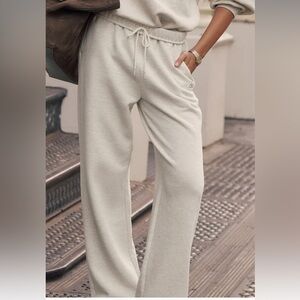 ALO YOGA Unisex Accolade Straight Leg Sweatpants